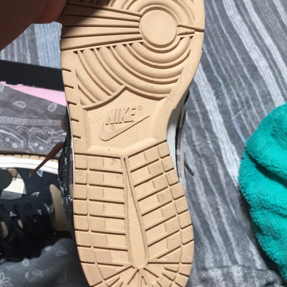 Shoes - Picture 2 of 4